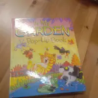 在飛比找蝦皮購物優惠-In My Garden Pop-Up Book 英文立體故