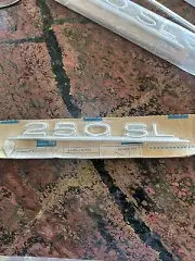 MERCEDES 250SLType designation Emblem 113 817 02 15 OEM 113 Pagoda Brand New