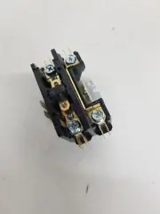 Square D 8910DP11V04 Definite Purpose Contactor 1 pole Open type 20 FLA 30A 277V