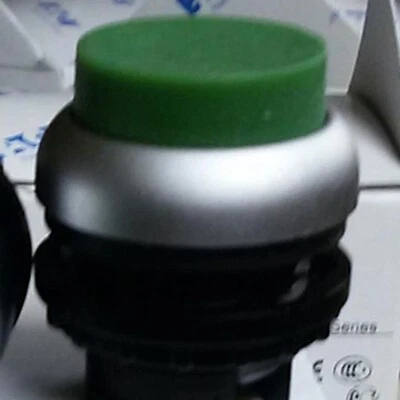 1PC NEW EATON Self-reset button head M22-DH-G fast Ship #YP1