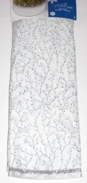 Christmas Tree Skirt 52 inches Jaclyn Smith, New w/Tag