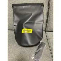 在飛比找蝦皮購物優惠-全新 feebee防水 黑色側背包