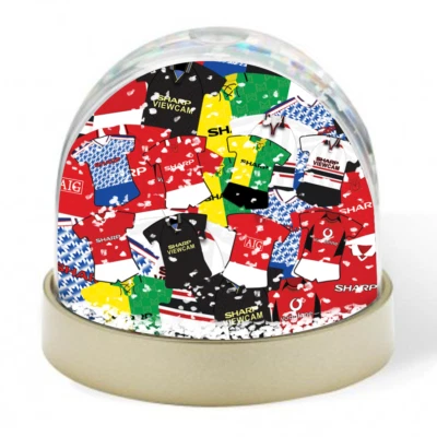 Man Utd Retro Kit Mash Snow Globe Xmas Decoration Great Fans Christmas Gift
