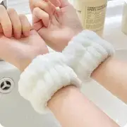 Yunikon - Face Wash Wrist Band Set Without Hook - 2 Pcs - Wrist Band - White - One Size