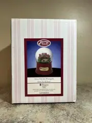 Grove Park Inn Water-globe San Francisco Music Box Company “Let It Snow” Tune