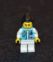 Female Doctor in White - Arctic Biologist ~ NEW City Lego Minifigure