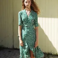 在飛比找momo購物網優惠-【M select】女款 法式復古洋裝 綠花碎花連衣裙 洋裝