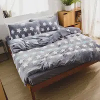 在飛比找momo購物網優惠-【絲薇諾】法蘭絨 星星 四件式鋪棉被套床包組 星情(加大)