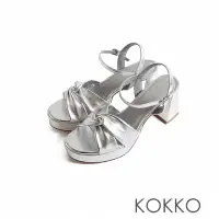 在飛比找momo購物網優惠-【KOKKO 集團】甜美扭結柔軟綿羊皮粗高跟涼鞋(銀色)