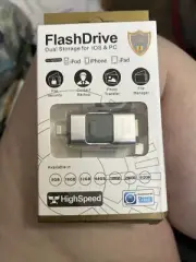 64gb usb flash drive 3.0 Dual Storage for iOS & PC BRAND NEW in a BOX.