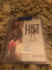 2019-20 Tyler HerroNBA HOOPS ROOKIE (HOT SIGNATURES)