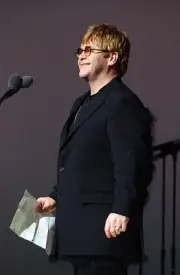 Elton John at The 2001 VH1/Vogue Fashion Awards - Show at The Hamm- Old Photo