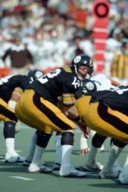 Quarterback Terry Bradshaw Of The Pittsburgh Steelers 1981 NFL OLD PHOTO