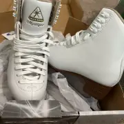 Jackson Ultima Mystique women 6C Ice Skates women’s Mark II blades NIB