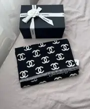 Auth BNIB Chanel CC Logo Wool Scarf Black & White