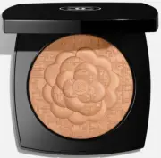 CHANEL Les Symboles De Chanel Le Camelia Illuminating Face Powder Warm Gold