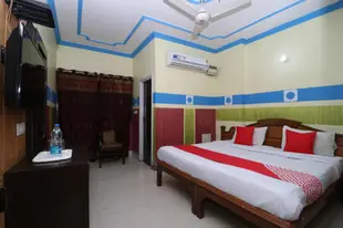 OYO 30100 Lucky Guest House