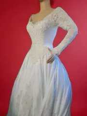 Ginza Collection Wedding Victorian Style Dress White With Train Size 10 NWT #W7