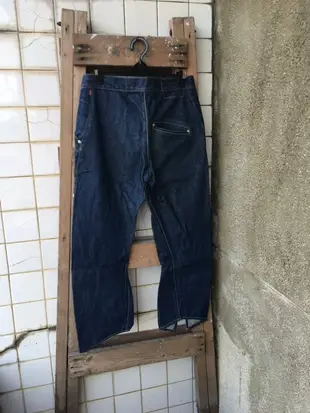 W27 中腰 Levis 牛仔褲 二手Levi's 立體剪裁褲 3D褲 二手 丹寧牛仔褲 夏日必備 七分褲 顯瘦 絶版品