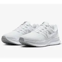 在飛比找momo購物網優惠-【NIKE 耐吉】NIKE W NIKE RUN SWIFT