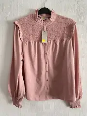 BODEN. Pink smocked top size 22 NEW. T0878