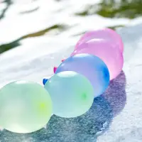 在飛比找momo購物網優惠-【夏季繽紛】彩色快速注水氣球組-111入(自動打結 水球神器