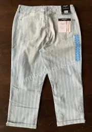 Nine West Jeans Womens Chrystie Capri Pants Relaxed Leg Striped Denim Light Blue