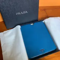 在飛比找蝦皮購物優惠-送給家人不用問～Prada ipad 皮套附件盒子