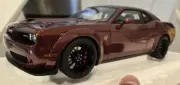 VERY RARE 1/18 Autoart Dodge Challenger SRT Hellcat Widebody Octane Red