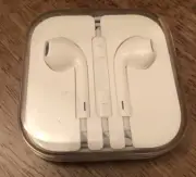 NEW Genuine Apple iPhone Wired Earpods Earphones Earbuds 3.5mm Jack