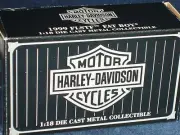 MAISTO/AVON 1999 FLSTF FAT BOY HARLEY DAVIDSON 1/18 DIECAST METAL