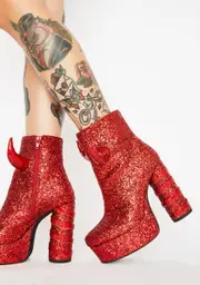 [Trickz N' Treatz] Date The Devil Glitter Boots