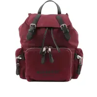 在飛比找momo購物網優惠-【BURBERRY 巴寶莉】The Rucksack 標誌印