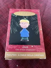 Hallmark Keepsake Ornament 1995 Linus A Charlie Brown Christmas Peanuts - NIB