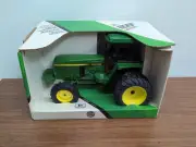 1/16 Ertl Farm Toy John Deere 4960 Tractor w Duals & MFWD