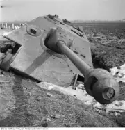 World War Two WW2 WWII Photo Brits Inspect German Jagdpanther Knocked Out 4401