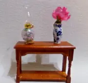 DOLLHOUSE MINIATURE SOFA TABLE W/LAMP AND VASE/W FLOWERS
