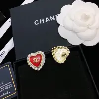 在飛比找Yahoo!奇摩拍賣優惠-小香Chanel新款套裝 香奈兒 愛心耳釘 項鏈 小香耳環熱