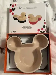 Disney Le creuset Mickey Mouse Set Of 2 Stoneware Ramekins 7.5 Oz 220 Ml NEW