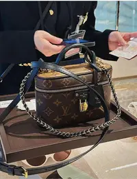 在飛比找Yahoo!奇摩拍賣優惠-LV M47125 Vanity Chain Pouch肩背