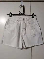 Womens SEED HERITAGE White Distressed Denim Shorts - Size 8 - BNWT!!