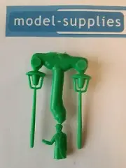 Matchbox A1-B - Reproduction BP Petrol Pump Green Plastic Man & Lamps Set