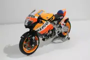 MINICHAMPS 122071069 HONDA RC212V N 69 REPSOL MOTOGP 2007 NICKY HAYDEN #NEW#