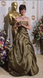 Hilary Swank during 72nd Annual Academy Awards Press Room at the S- Old Photo