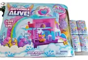 Hatchimals Alive, Hatchi-Nursery Playset Bonus 4 Hatchimals Alive Single Boxes