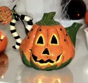 Blue Sky Halloween OrangeBlack/White Pumpkin Jack O Lantern Teapot Mackenzie NWT