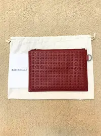 在飛比找Yahoo!奇摩拍賣優惠-BALENCIAGA 紅色手拿包