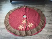 Dan Dee Collector's Choice SnowFlake Embroidered Tree Skirt NEW
