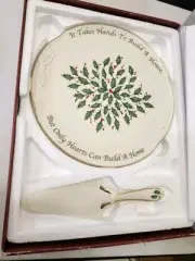 NEW Lenox Holiday Cake Plate & Server HOLLY & BERRY PATTERN (New In Flawed Box)