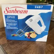 Sunbeam 4-Speed Mixmaster Hand Mixer 100W Model 2487 White New 1997 Vintage